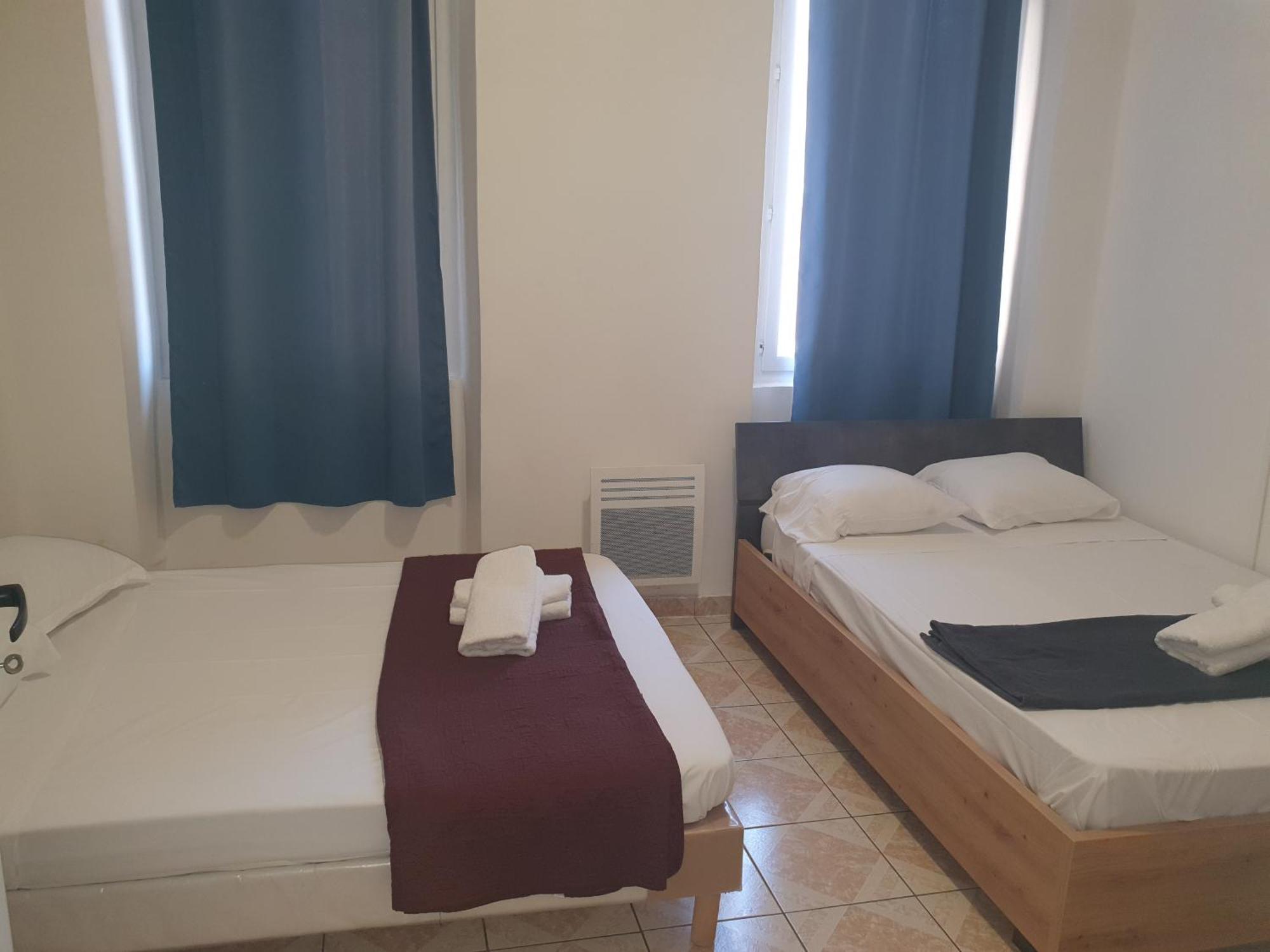 Hotel Du Centre Marseille Szoba fotó